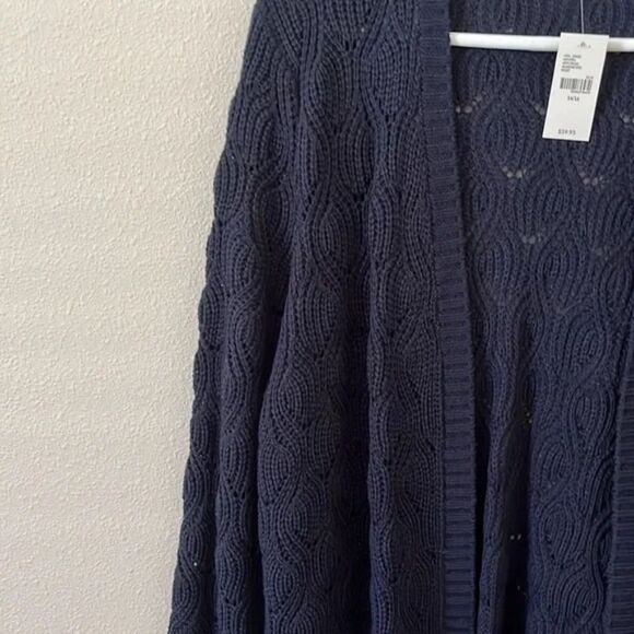 Lane Bryant- Textured Bell-Sleeve Over-piece - Picture 4 of 6